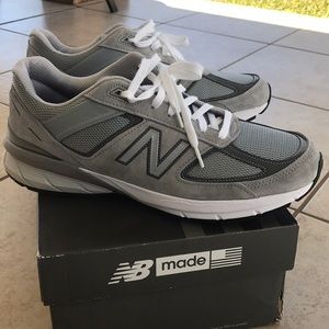 Pre owned New balance 990v5
